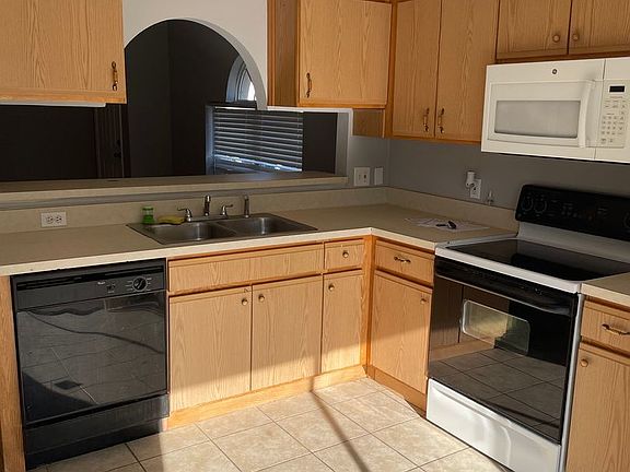 4th image of 5940 Lake Front Dr