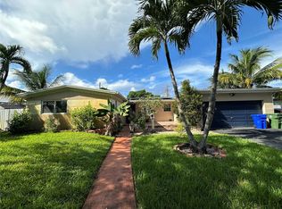6439 SW 7th St, Pembroke Pines, FL 33023
