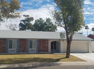 9425 N 63rd Dr, Glendale, AZ 85302