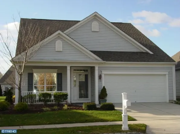 18 Pennington Ct, Delanco, NJ 08075