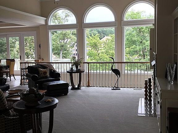 3rd image of 312 Greystone Ln