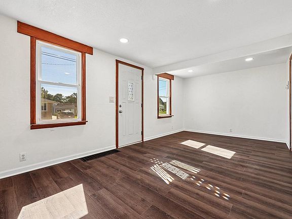3rd image of 4020 55th STREET
