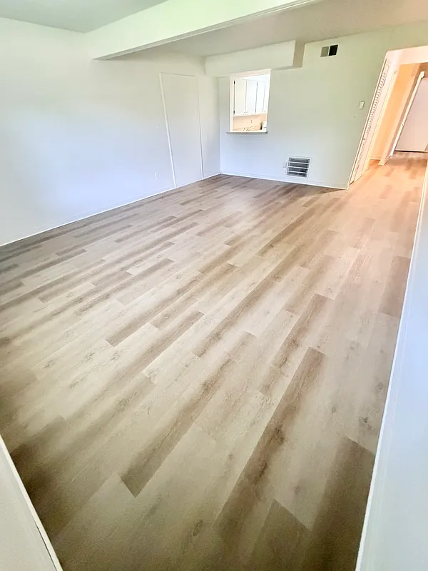 2 bed, 1.5 bath, 1200 sqft, $1,095 — Photo 4