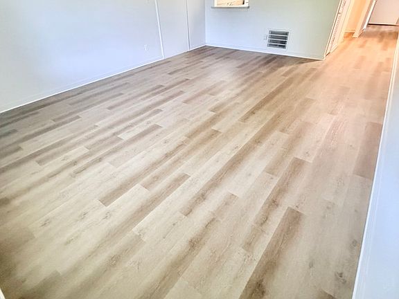 4th image of 3201 Chamberlayne Ave #105