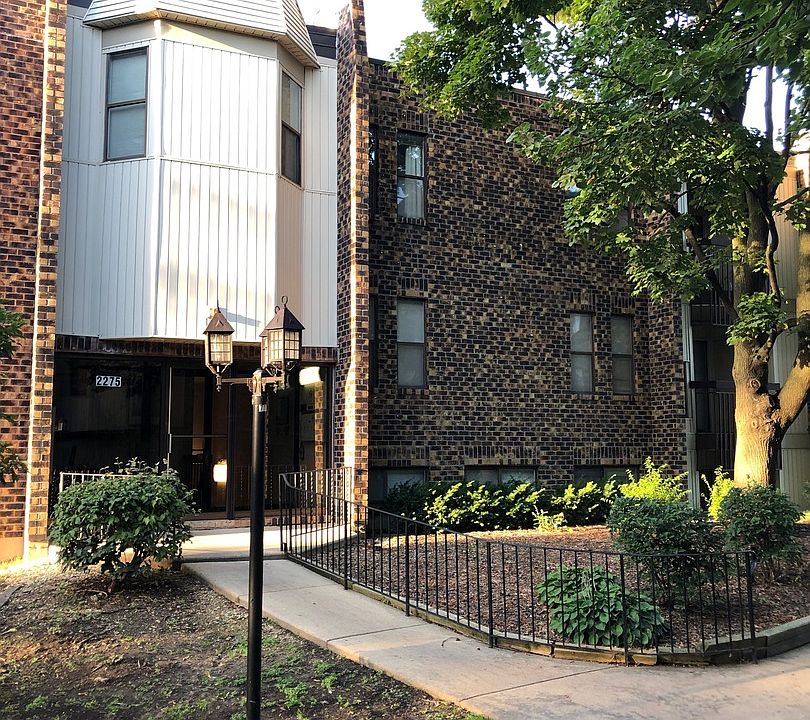 1st image of 2275 Country Club Dr #3
