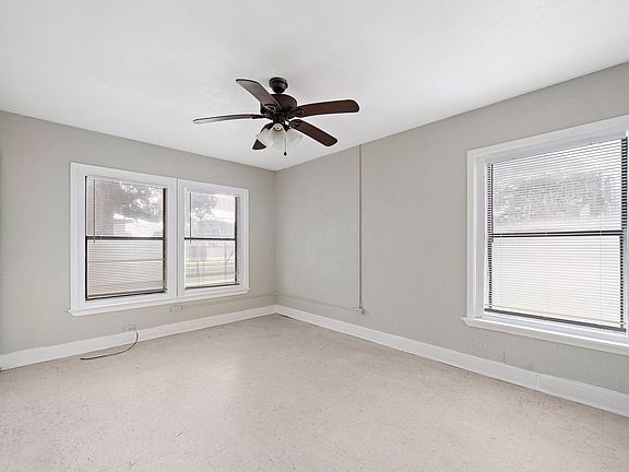 5th image of 814 3rd Ave N #48