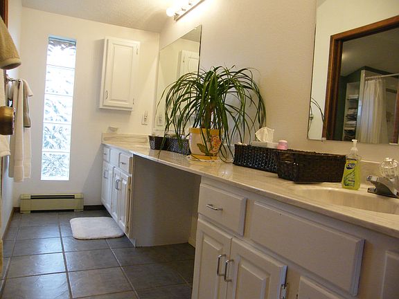 4th image of 790 Los Pueblos St