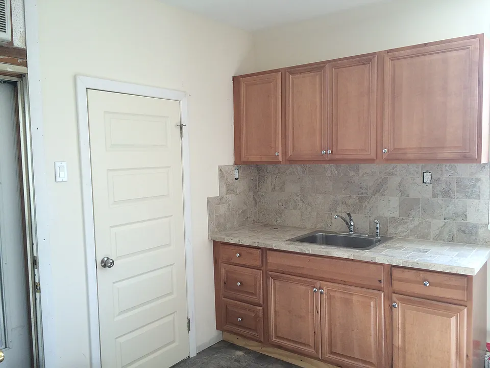 New Cabinets/Porcelean Counter