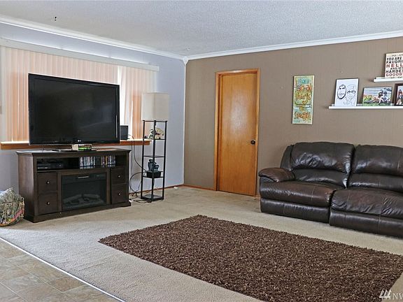3rd image of 601 E Ash St