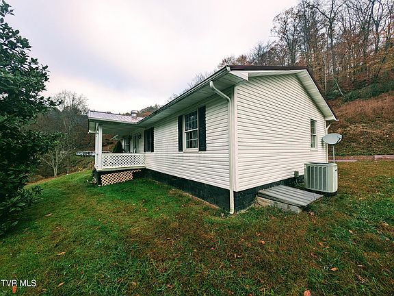 3rd image of 1852 Crooked Br