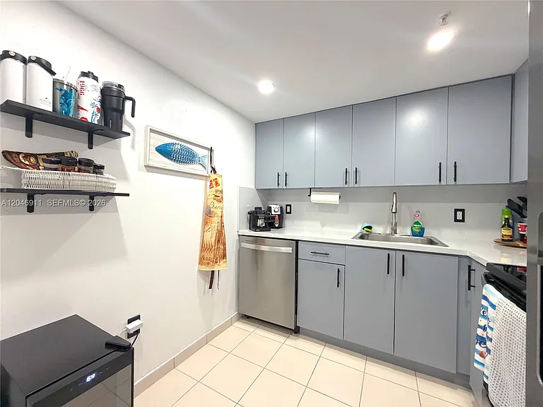 2829 Indian Creek Dr #605 — Photo 3