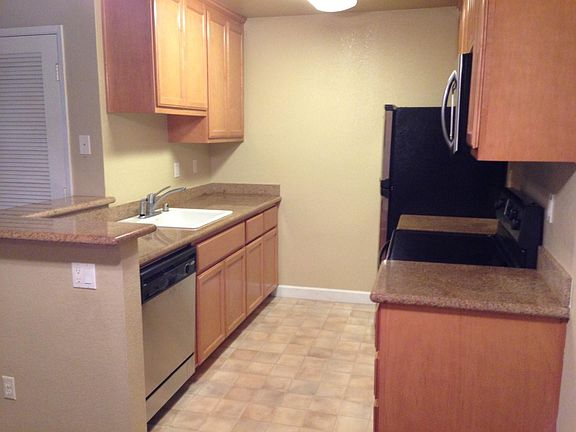 5th image of 2761 Somerset Park Cir