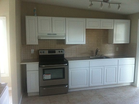 2nd image of 1612 Carnegie Cir