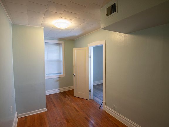 4th image of 1716 S Jefferson St #B