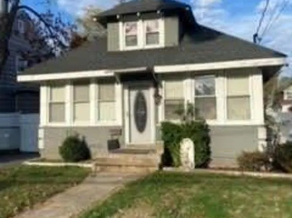 93 N Park Avenue, Bay Shore, NY 11706