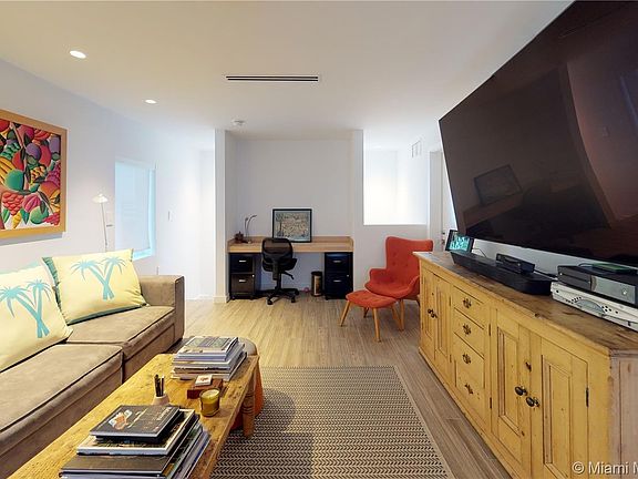 2nd image of 1460 Ocean Dr APT 311