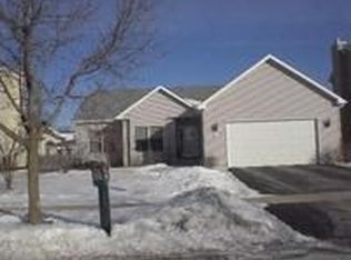 256 Cascade Dr, Crystal Lake, IL 60012