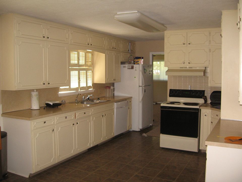 2nd image of 1835 S Thelma Ave