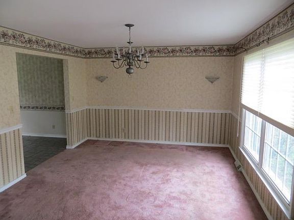3rd image of 7101 Wyandotte Dr