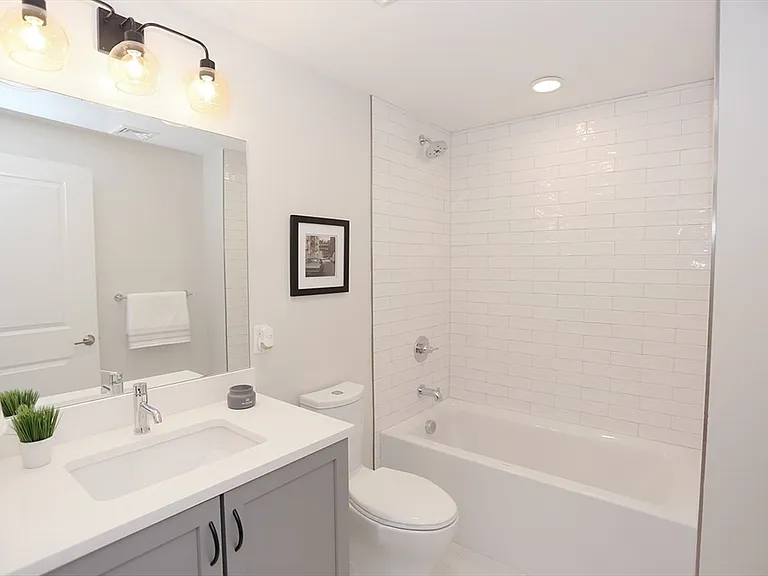 336 Chelsea St #ST — Photo 5