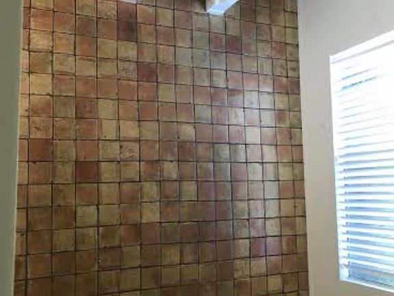 4th image of 530 Turfwood Ln