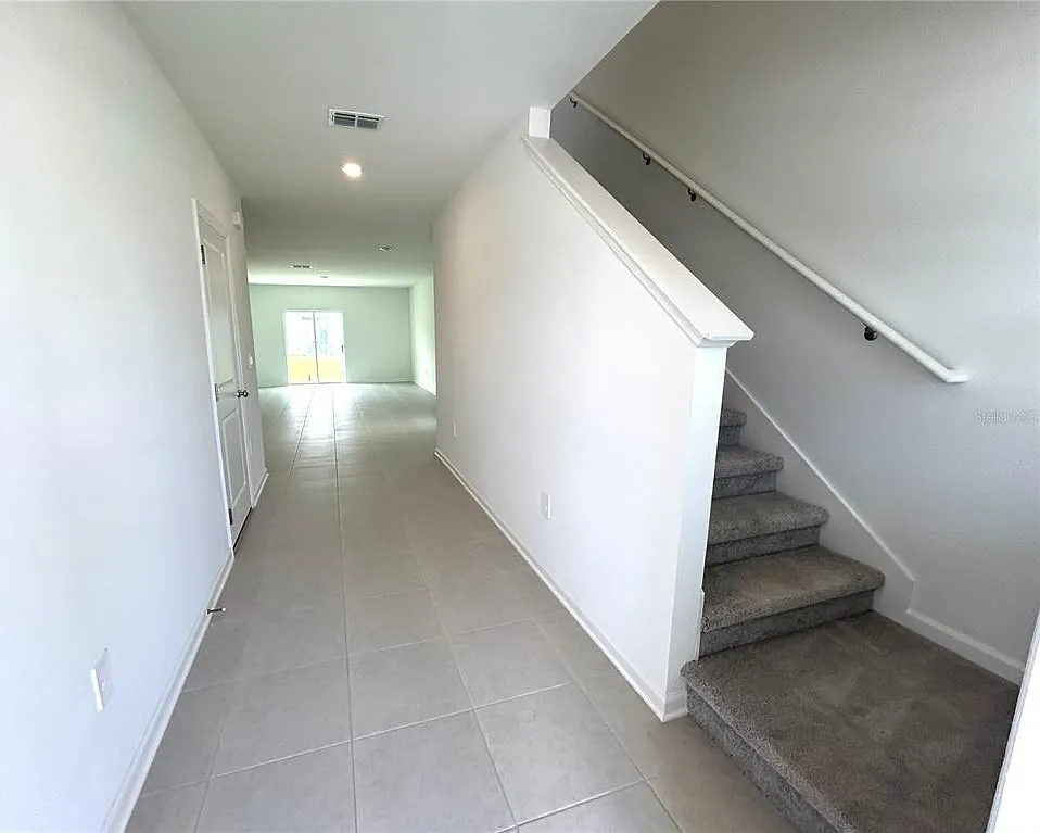 6 bed, 3.0 bath, 2522 sqft, $2,500 — Photo 3