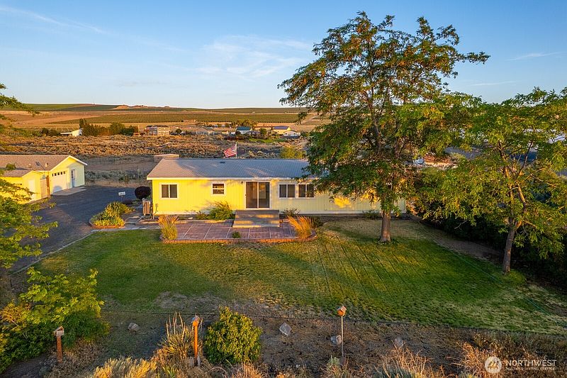 3rd image of 5486 Road 8.3 SE