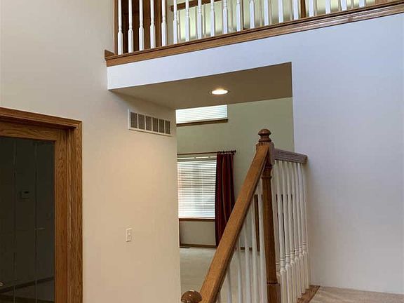 5th image of 3933 Arlington Ave