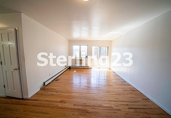 3rd image of 2917 31st Ave APT 3F