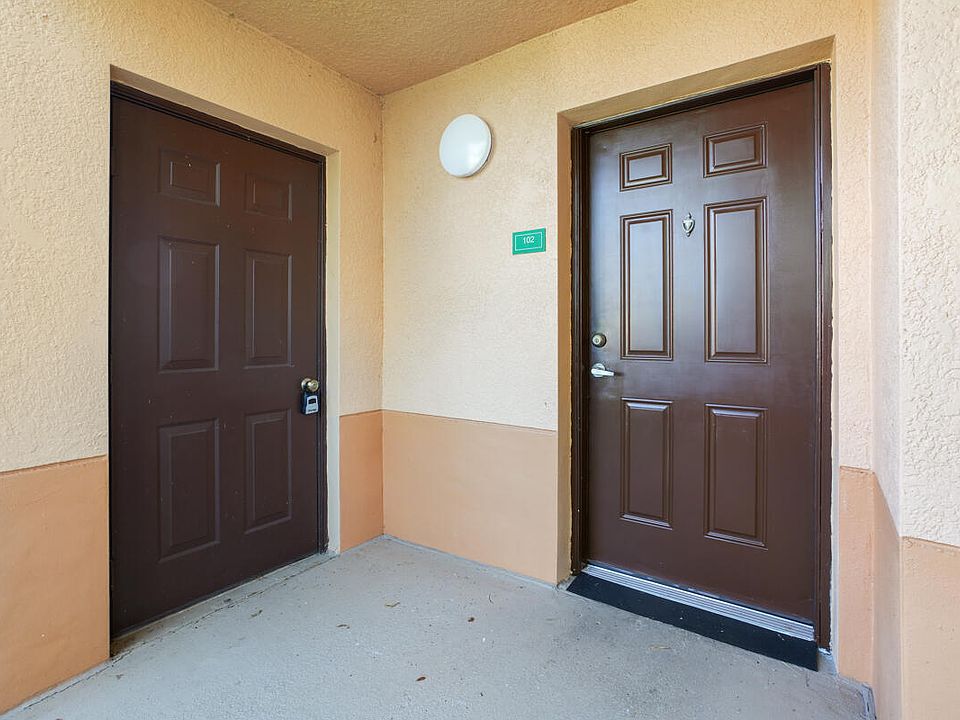 1st image of 301 SW Palm Drive #102