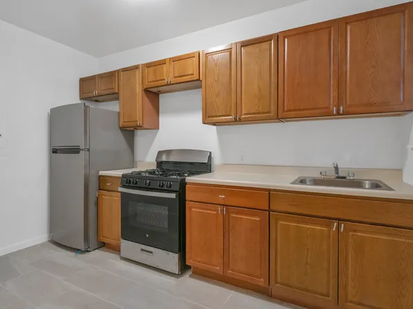 2410 Davidson Avenue image 5 of 11