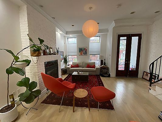 3rd image of 593A Halsey St #2