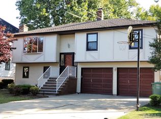 24 Hillsdale Rd, Edison, NJ 08820