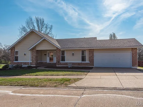 5902 Briarmist Pl, Saint Louis, MO 63128