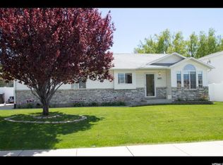 2077 W 1570 N, Clinton, UT 84015