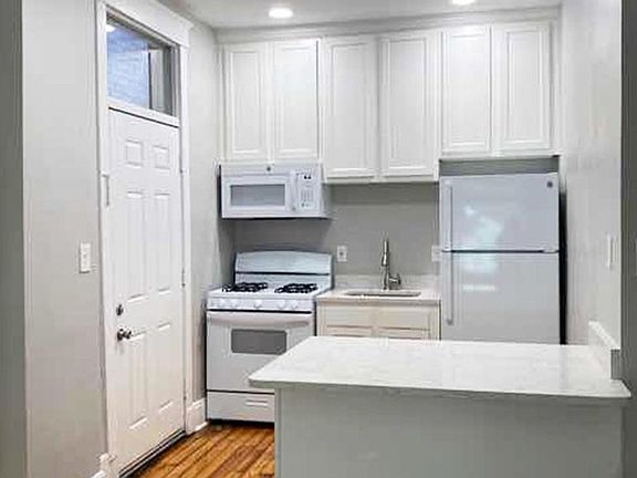 2nd image of 2819 Glendora Ave