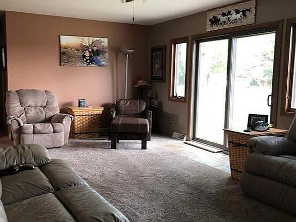 2nd image of 3220 Birch Dr