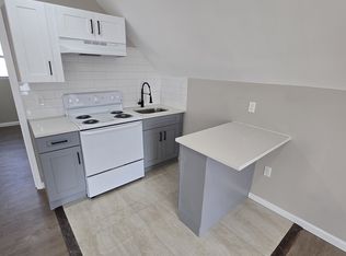210 Oakwood Pl FLOOR 3, Orange, NJ 07050