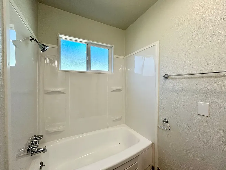 210 SW 142nd Ave — Photo 17