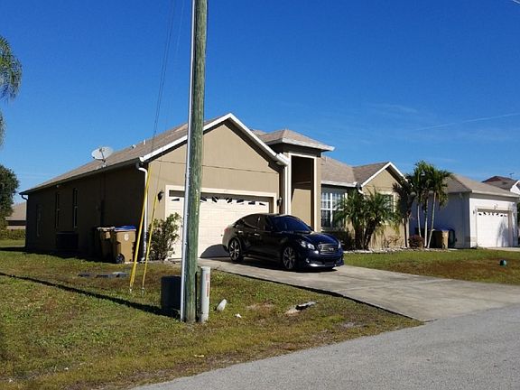3rd image of 371 Aldershot Ct