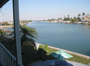 275 116th Ave APT 203, Treasure Island, FL 33706