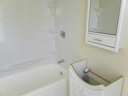 3rd image of 118 E Linden Ave