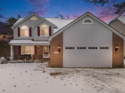 7481 Pine Creek Trl, Waterford, MI, 48327