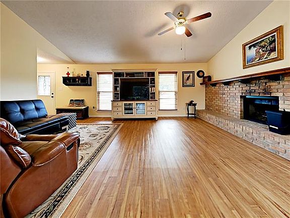 4th image of 4108 Briarhill Ct