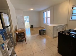 24-16 42nd St #1A, Astoria, NY 11103