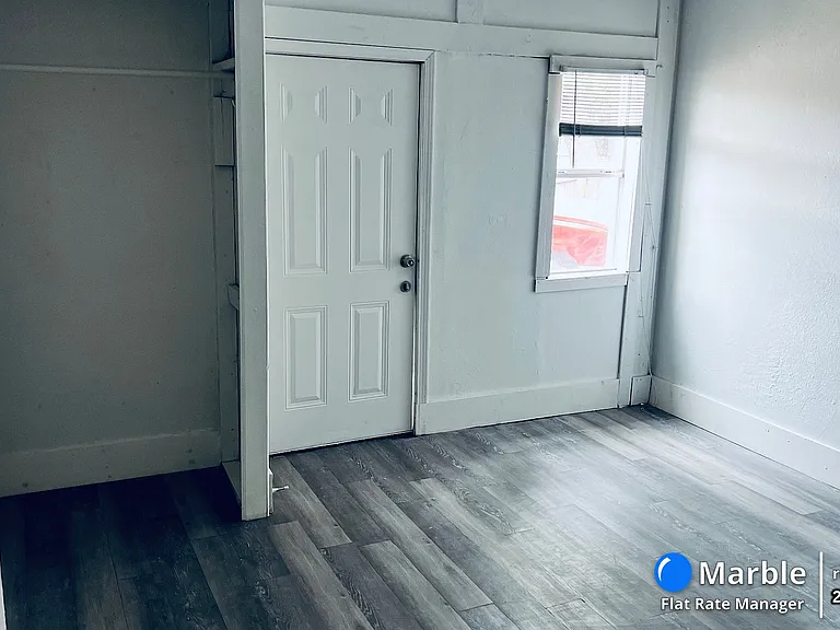 2705 N 27th St — Photo 14