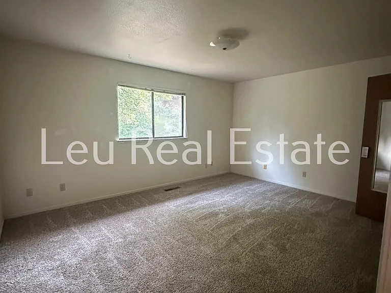 2720 Wentworth Rd — Photo 12