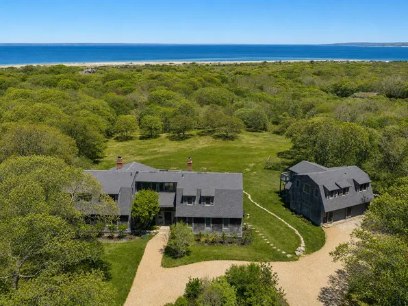 19 Locust Ln, Aquinnah, MA 02535