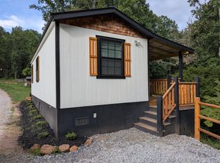 42 Old Barn Dr, Franklin, NC 28734