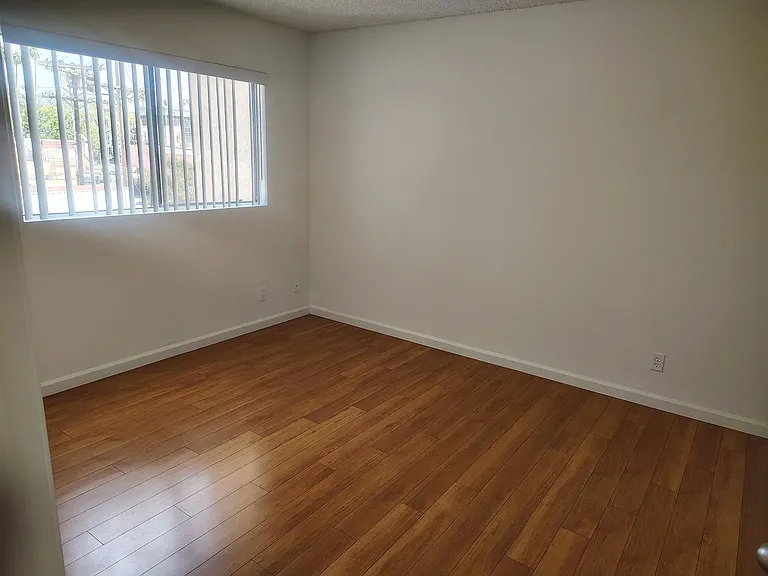 320 W Maple St — Photo 24